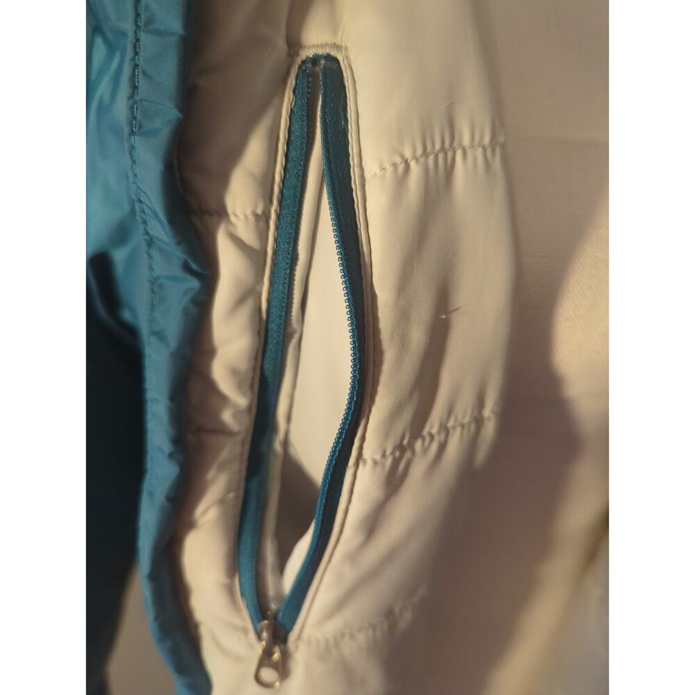 The North Face aquamarine lightweight windbreaker nylon jacket - Picture 10 of 13